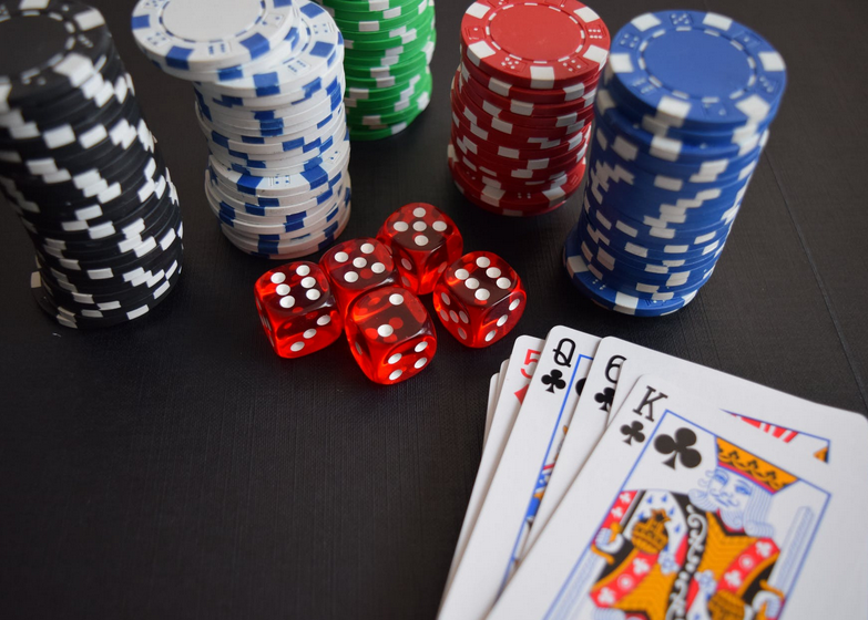 Real Online Casinos vs. Land-Based Casinos: Which is better?
